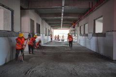 中枢第三小学改扩建项目总监理工程师邹鹏说：